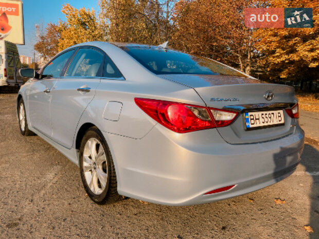 Hyundai Sonata 2011 года