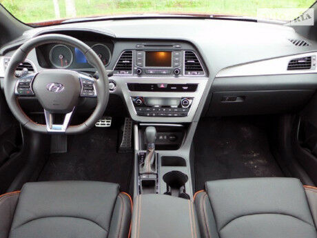 Хендай Соната 2003 року Hyundai Sonata 2003 року