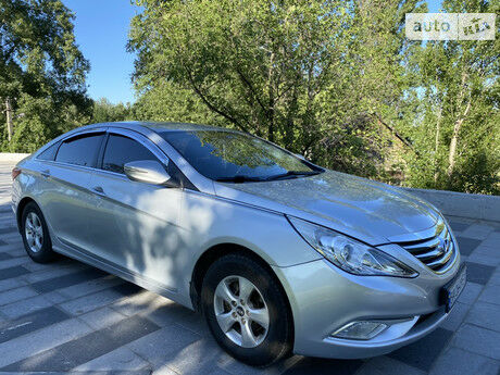 Hyundai Sonata 2013 года