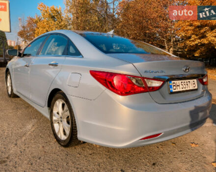 Hyundai Sonata 2011 року - Фото 3 автомобіля