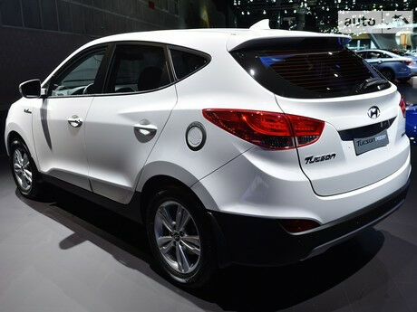 Хендай Туксон 2007 года Hyundai Tucson 2007 года