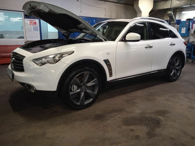 Infiniti FX 2012 года