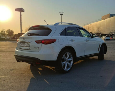 Infiniti FX 2011 года