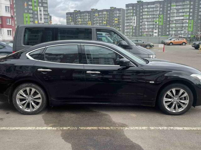 Infiniti M 2011 года