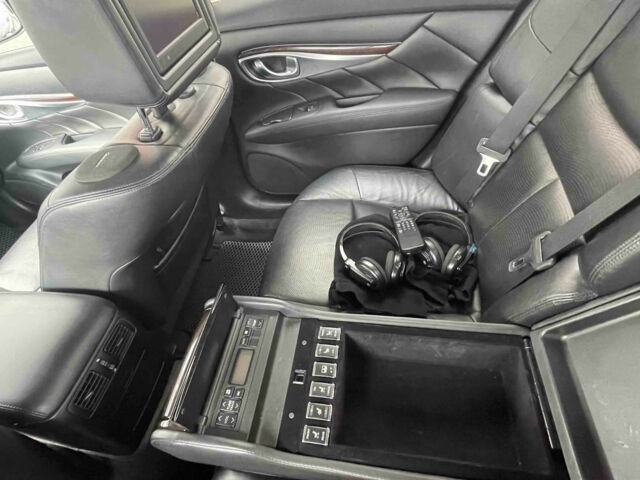 Infiniti M 2011 года