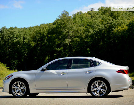 Фото на відгук з оцінкою 5   про авто Infiniti Q 2018 року випуску від автора “Сергій” з текстом: Автомобіль м"який, комфортний, красивий, потужний двигун, хороша шумоізоляція, якісні матеріали, ...