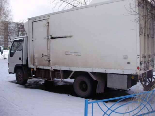 Isuzu ELF 1997 года