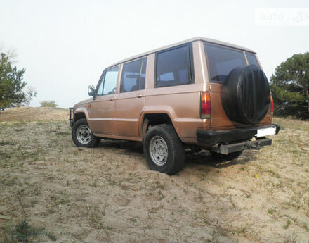 Фото на відгук з оцінкою 4.4   про авто Isuzu Trooper 1988 року випуску від автора “W” з текстом: Про трупер даже говорить нечего. Это реально танк на колесах! Были УАЗы, нива и прочая дребедень....