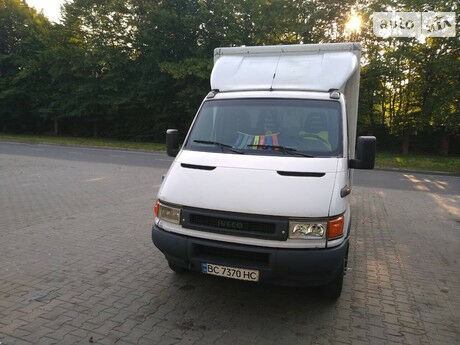 Ивеко Турбо Дейли груз. 2004 року Iveco TurboDaily груз. 2004 року
