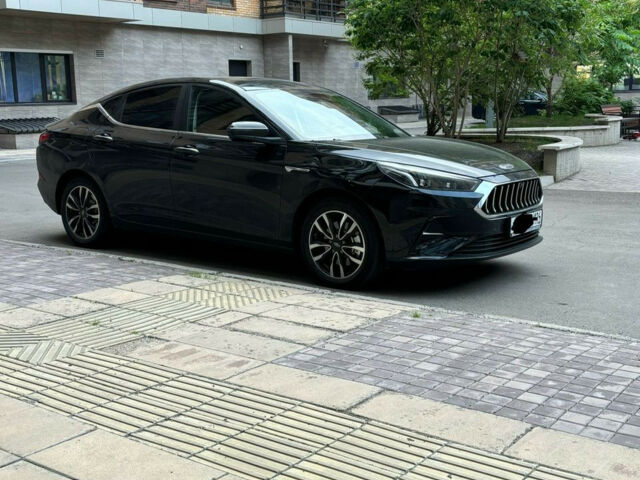 JAC J7 2023 года