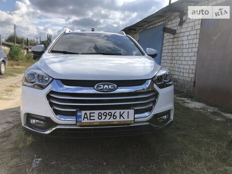 Джак С2 2019 року JAC S2 2019 року