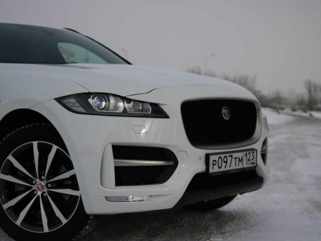 Jaguar F-Pace 2017 года