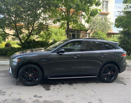 Jaguar F-Pace 2016 року