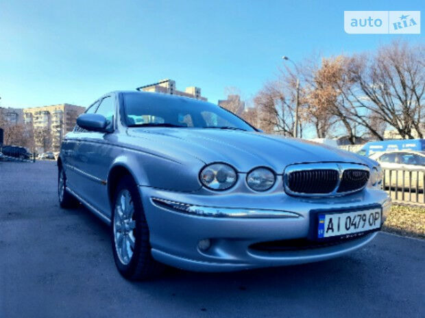 Ягуар Х-Тайп 2001 року Jaguar X-Type 2001 року