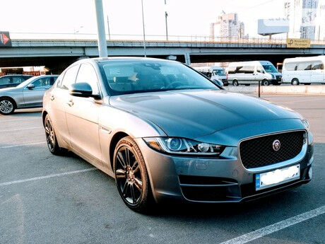 Jaguar XE 2017 года