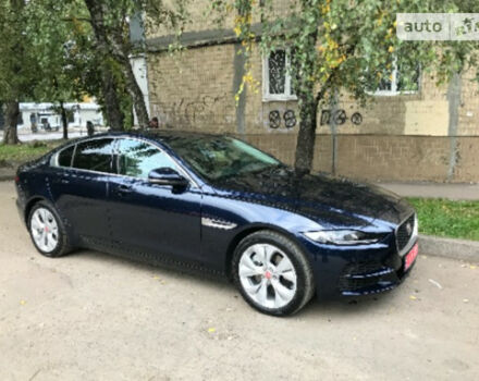 Jaguar XE 2020 року