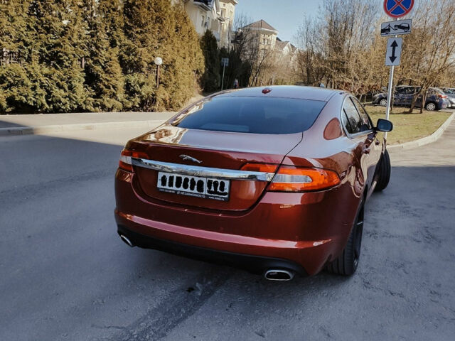 Jaguar XF 2010 года