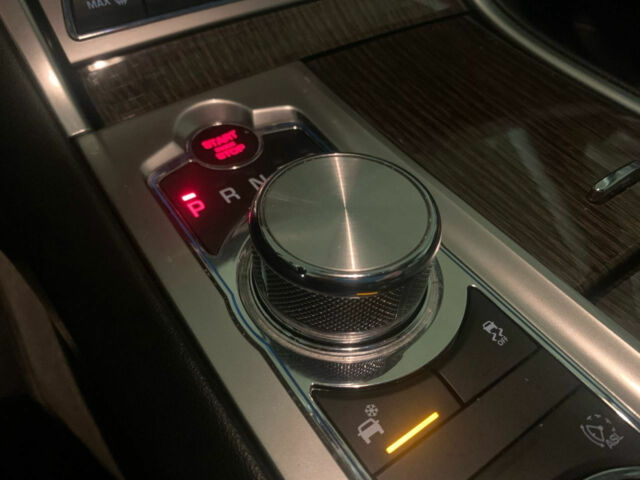 Jaguar XF 2015 року