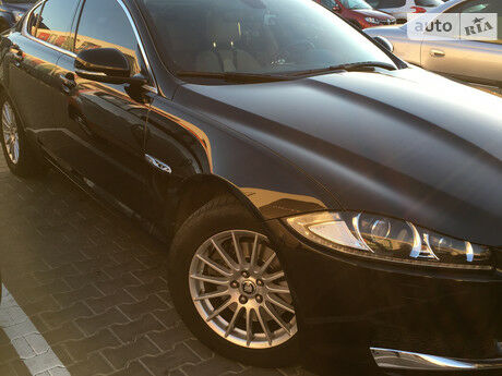 Jaguar XF 2012 года