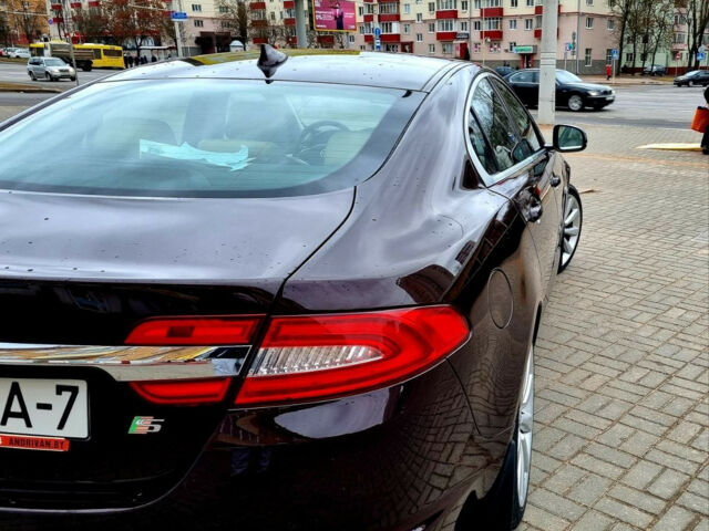 Jaguar XF 2013 года