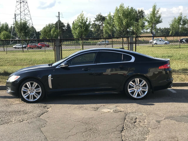 Jaguar XF 2010 года