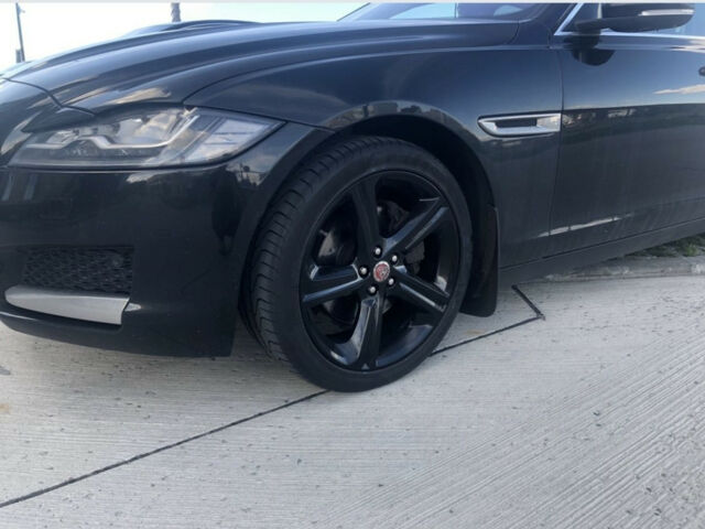 Jaguar XF 2016 року