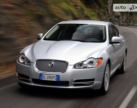 Jaguar XF 2015 року