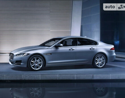 Jaguar XF 2012 року