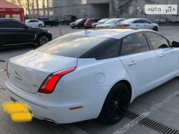 Jaguar XJ 2015 року