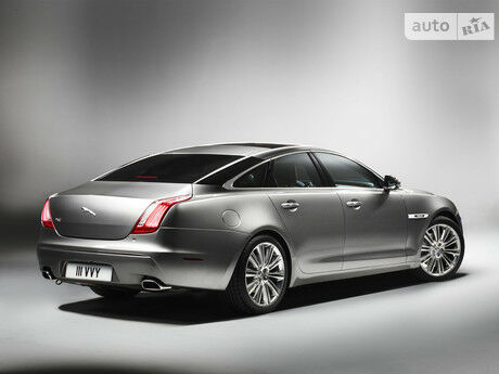 Ягуар Икс Джей 2004 года Jaguar XJ 2004 года