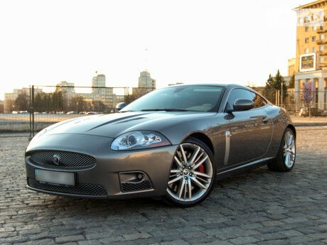 Ягуар ХКР 2008 року Jaguar XKR 2008 року