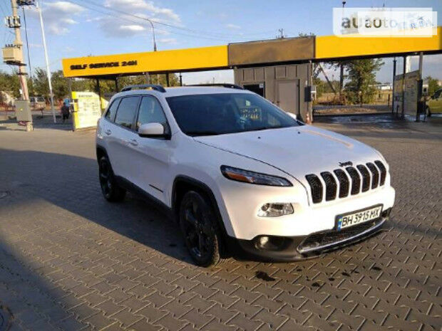 Jeep Cherokee 2015 года