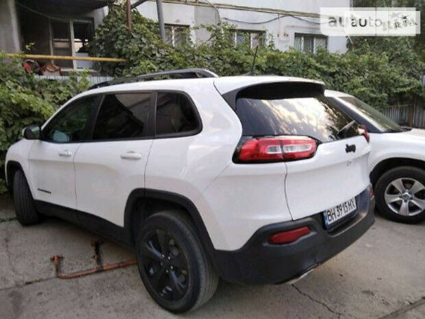 Jeep Cherokee 2015 року