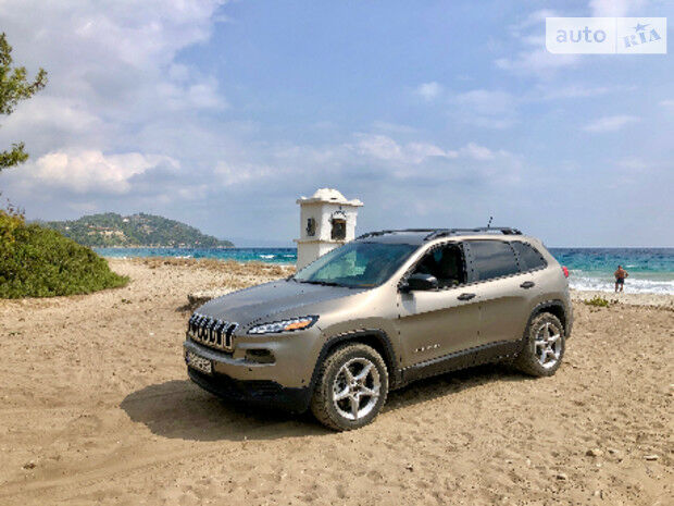 Jeep Cherokee 2016 року