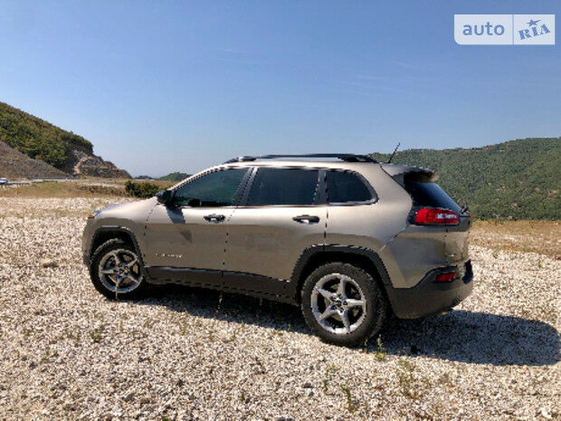 Jeep Cherokee 2016 року