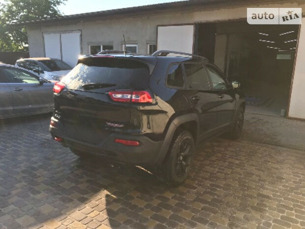 Jeep Cherokee 2015 года