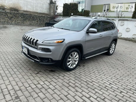 Jeep Cherokee 2015 года