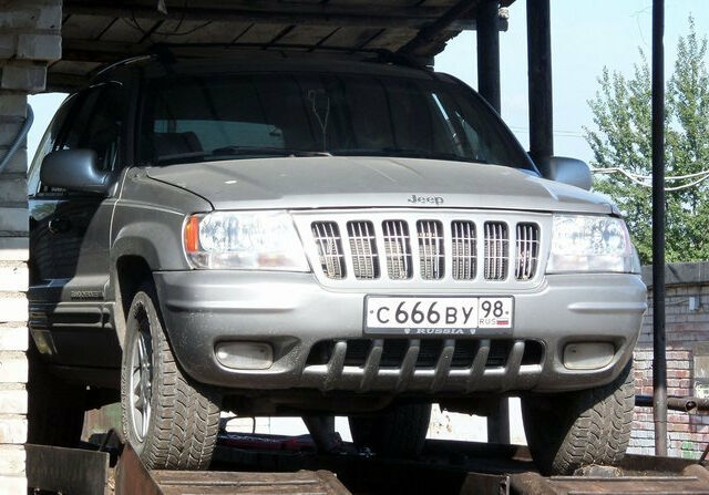 Jeep Grand Cherokee 2000 года