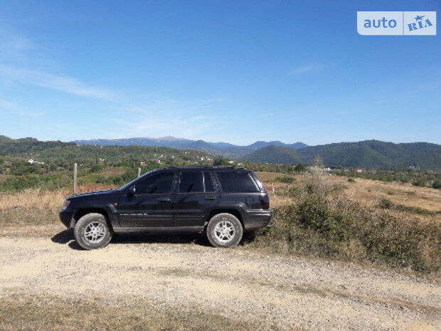 Jeep Grand Cherokee 2004 року