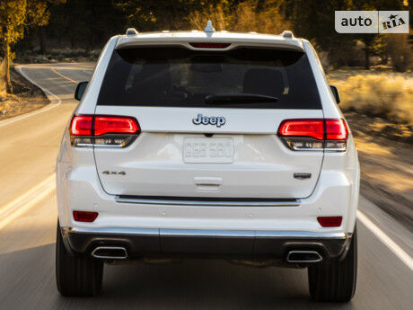 Джип Гранд Чероки 2004 року Jeep Grand Cherokee 2004 року