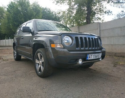 Фото на отзыв с оценкой 4.4 о Jeep Patriot 2015 году выпуска от автора "Дмитро" с текстом: Дешевий, простий, надійний, невибагливий паркетник. Утилітарний автомобіль для мужчин на кожен де...