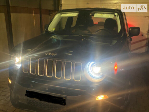 Jeep Renegade 2015 года