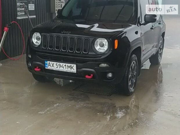 Джип Ренегат 2017 року Jeep Renegade 2017 року