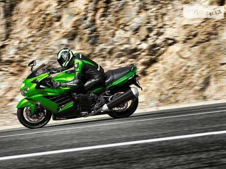 Кавасаки ЗЗР 1993 года Kawasaki ZZR 1993 года