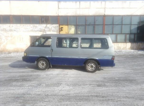 Kia Besta 1992 року