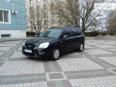 Киа Каренс 2007 року Kia Carens 2007 року