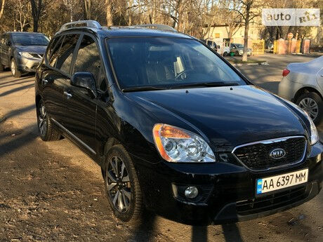 Киа Каренс 2012 року Kia Carens 2012 року