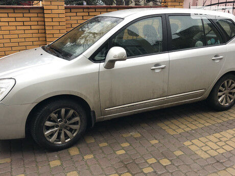 Киа Каренс 2011 года Kia Carens 2011 года