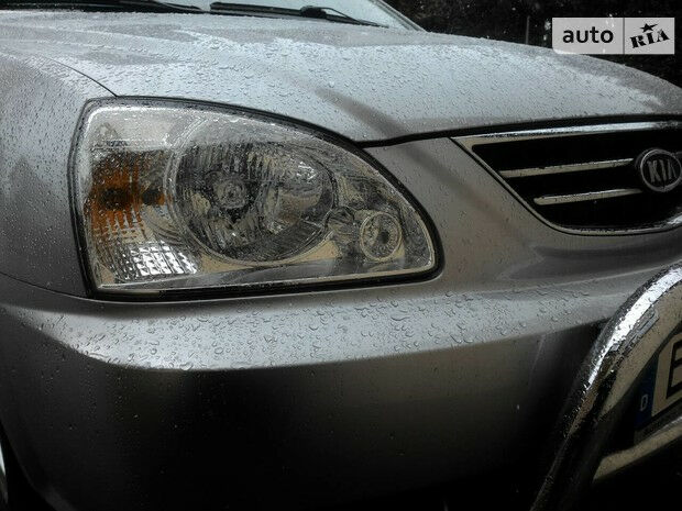Kia Carens 2005 года