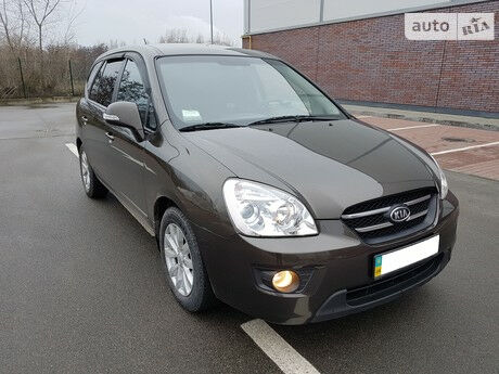 Киа Каренс 2010 года Kia Carens 2010 года